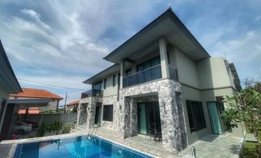 5 Bedroom Villa for sale in Chimphli, Bangkok