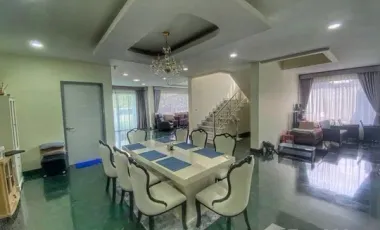 5 Bedroom Villa for sale in Chimphli, Bangkok