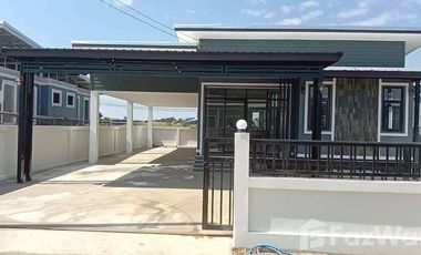 3 Bedroom House for sale at Ployprom House