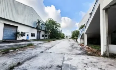1 Bedroom Warehouse for sale in Hua Wa, Prachin Buri
