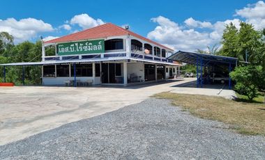 Warehouse for sale in Nong Krachao, Nakhon Sawan