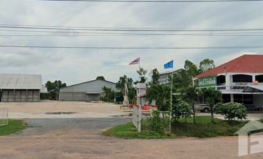 Warehouse for sale in Nong Krachao, Nakhon Sawan