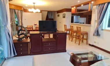 Private detached house with shady atmosphere
