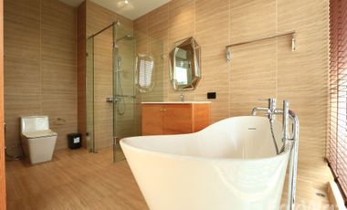 4 Bedroom Villa for sale in Tha Raeng, Bangkok