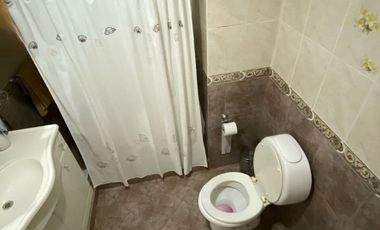 SE VENDE CASA EN RECREO CENTRO