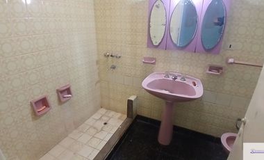Casa en venta c/ cochera en 9 de Julio