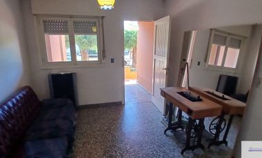 Casa en venta c/ cochera en 9 de Julio