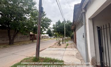 Casa en venta c/ cochera en Monte Grande