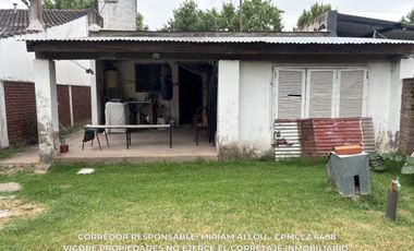 Casa en venta c/ cochera en Monte Grande