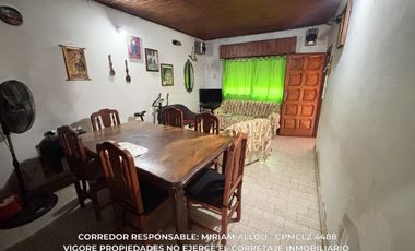 Casa en venta c/ cochera en Monte Grande