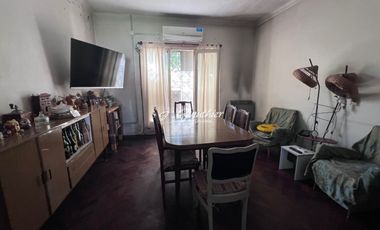 Casa en venta c/ cochera en Campana