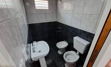 PH 2 AMBIENTES C PATIO ALQUILER GUILLON A ESTRENAR