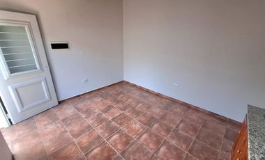 PH 2 AMBIENTES C PATIO ALQUILER GUILLON A ESTRENAR