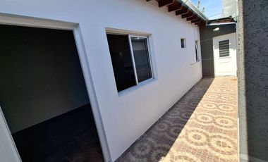 PH 2 AMBIENTES C PATIO ALQUILER GUILLON A ESTRENAR