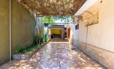 CASA EN VENTA CAPITAN BERMUDEZ 3 DORMITORIOS