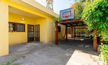 CASA EN VENTA CAPITAN BERMUDEZ 3 DORMITORIOS