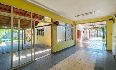 CASA EN VENTA CAPITAN BERMUDEZ 3 DORMITORIOS