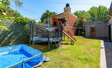 CASA EN VENTA CAPITAN BERMUDEZ 3 DORMITORIOS