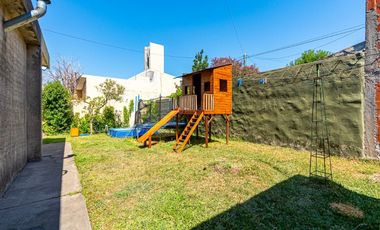 CASA EN VENTA CAPITAN BERMUDEZ 3 DORMITORIOS