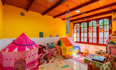 CASA EN VENTA CAPITAN BERMUDEZ 3 DORMITORIOS