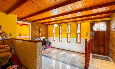 CASA EN VENTA CAPITAN BERMUDEZ 3 DORMITORIOS