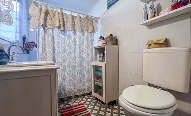 VENTA CASA 3 AMBIENTES CON PATIO BARRIO LIBERTAD