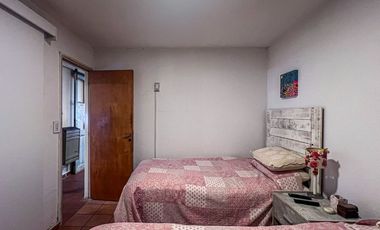 VENTA CASA 3 AMBIENTES CON PATIO BARRIO LIBERTAD