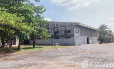 Warehouse for rent in Krok Sombun, Prachin Buri