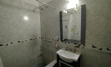 CASA + DEPTO EN VENTA VILLA DE MAYO, MALVINAS ARG.