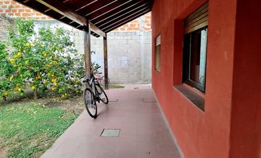 CASA + DEPTO EN VENTA VILLA DE MAYO, MALVINAS ARG.