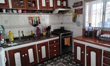 CASA + DEPTO EN VENTA VILLA DE MAYO, MALVINAS ARG.