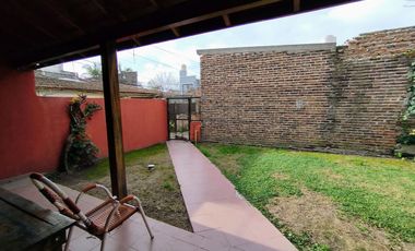 CASA + DEPTO EN VENTA VILLA DE MAYO, MALVINAS ARG.