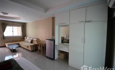 Studio Apartment for rent at Chompoo