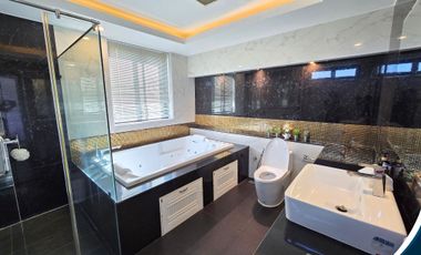 6 Bedroom House for sale in Nai Mueang, Phitsanulok