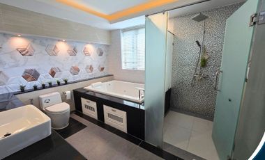 6 Bedroom House for sale in Nai Mueang, Phitsanulok