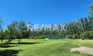 CASA QUINTA CON FRENTE DE RUTA 151 km 9,3