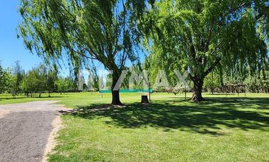 CASA QUINTA CON FRENTE DE RUTA 151 km 9,3