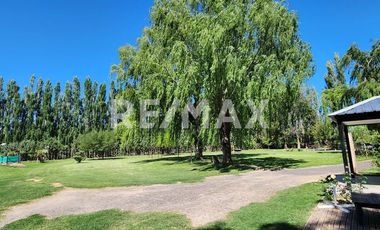 CASA QUINTA CON FRENTE DE RUTA 151 km 9,3