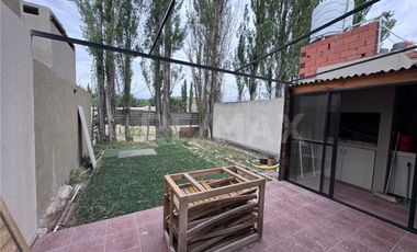 VENTA DÚPLEX 2 DORMITORIOS B° TIERRA MANSA