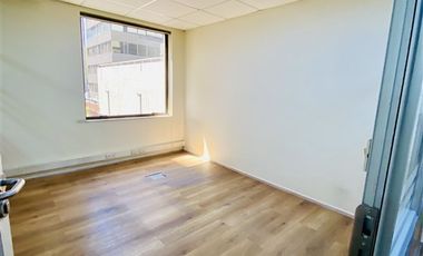Oficina en Arriendo en OPORTUNIDAD VENTA DE OFICINAS EN EL CORAZON DE PROVIDENCIA!! A PASOS METRO PEDRO DE VALDIVIA