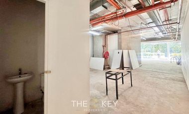 Local Comercial en Arriendo en Av Apoquindo - El Bosque