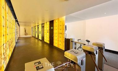 Local Comercial en Arriendo en Av Apoquindo - El Bosque