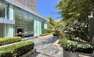 Local Comercial en Arriendo en Av Apoquindo - El Bosque