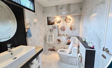 6 Bedroom House for sale in Nai Mueang, Phitsanulok