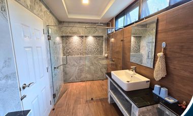 6 Bedroom House for sale in Nai Mueang, Phitsanulok