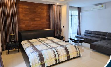 6 Bedroom House for sale in Nai Mueang, Phitsanulok