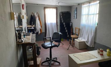 Casa de 1 dormitorio y local comercial  Recreo Sur