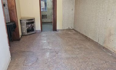 VENTA CASA CON LOCAL-3 AMB-GARAGE-LANUS