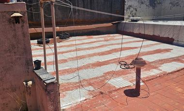 VENTA CASA CON LOCAL-3 AMB-GARAGE-LANUS