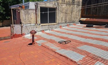 VENTA CASA CON LOCAL-3 AMB-GARAGE-LANUS